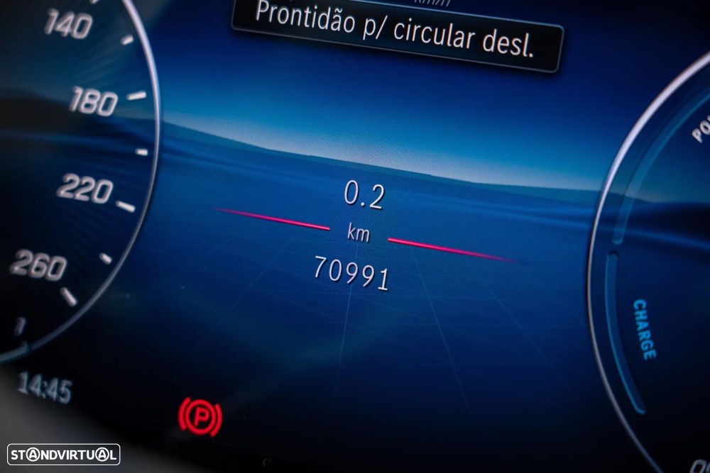 Mercedes-Benz C 300 e AMG Line - 35