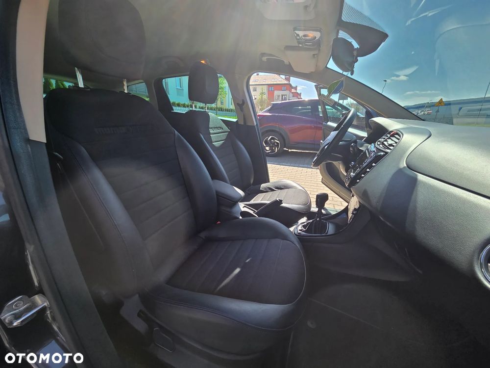 Lancia Delta 1.6 MJ S by Momo - 5