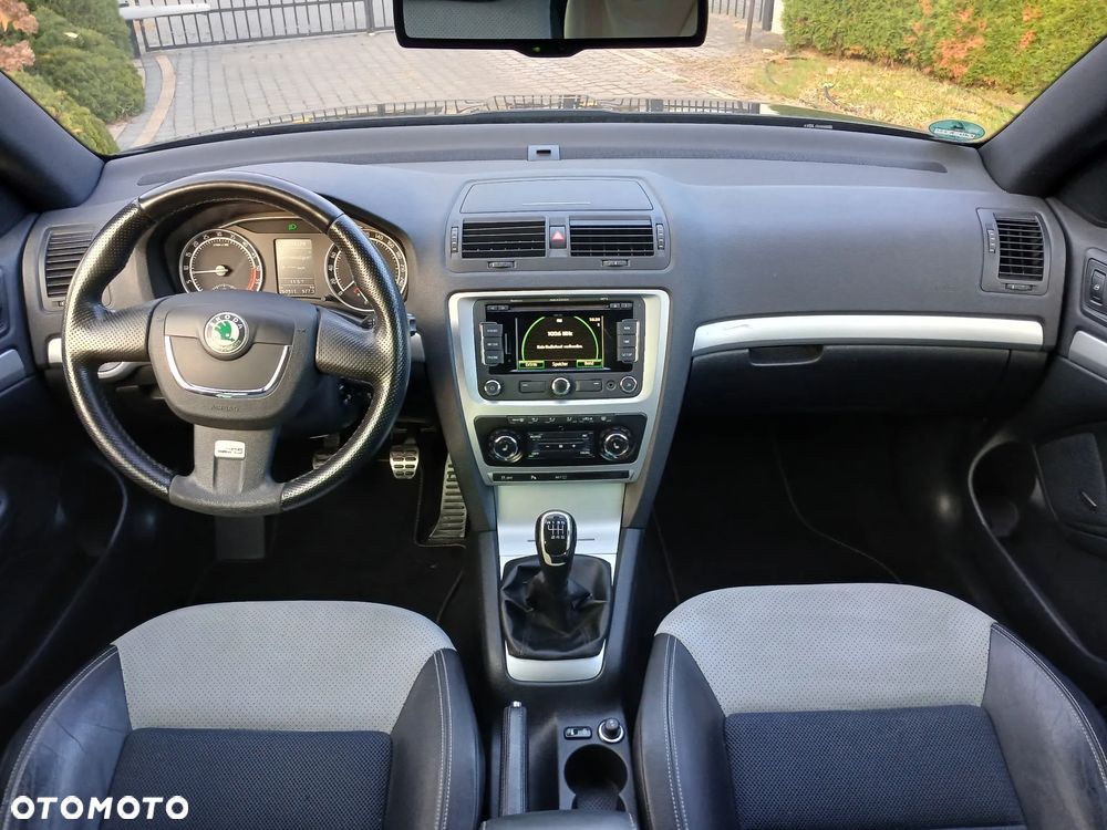 Skoda Octavia 2.0 TDI DPF RS - 20
