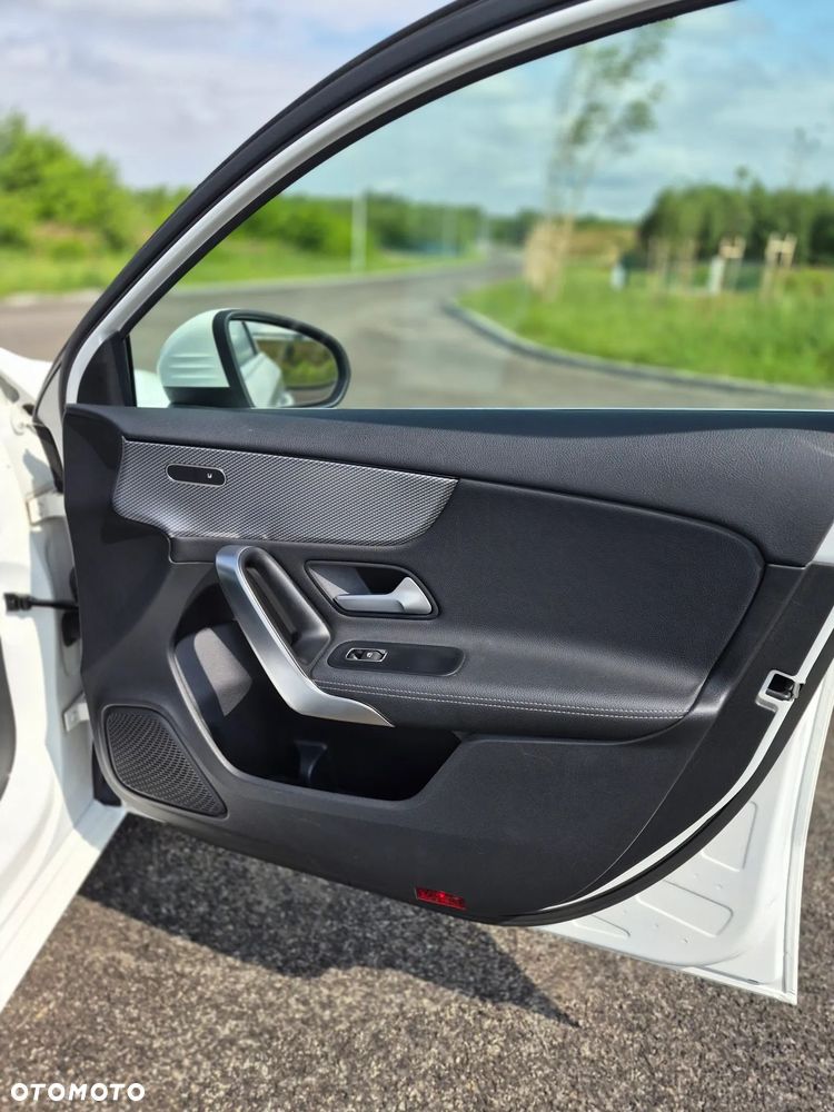 Mercedes-Benz Klasa A 180 d 7G-DCT Edition 2020 - 24
