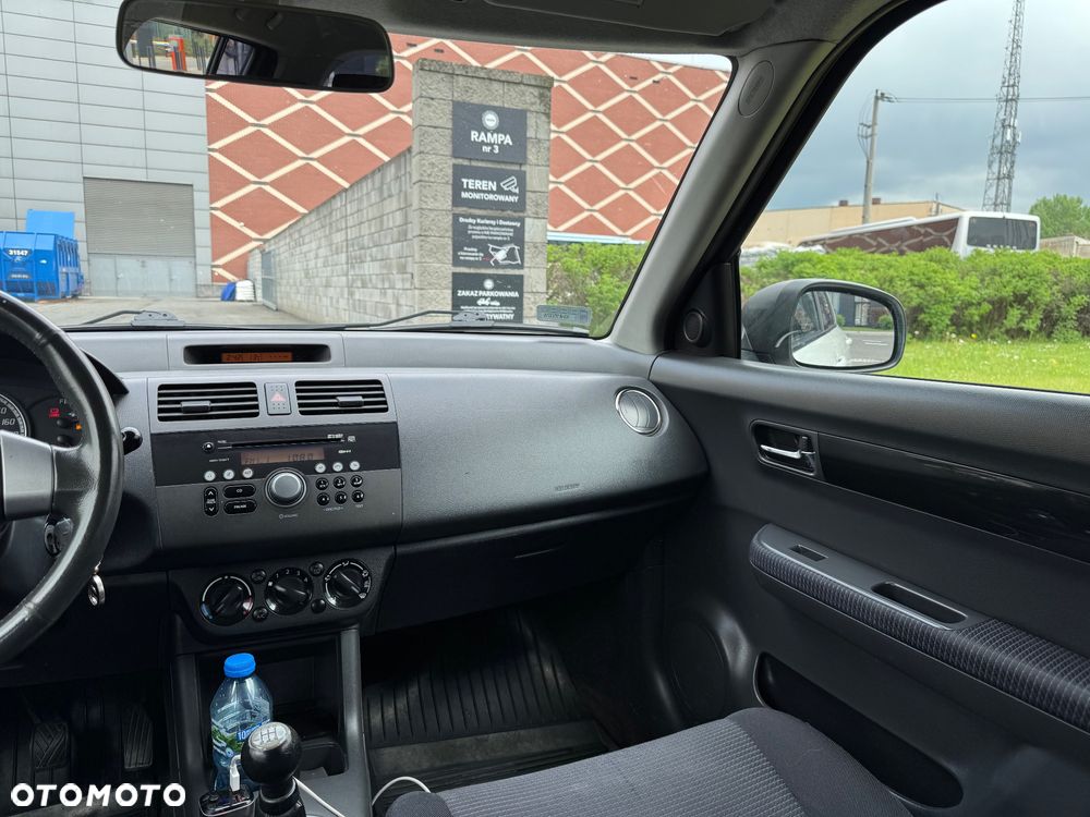 Suzuki Swift 1.3 Limited 25 - 8