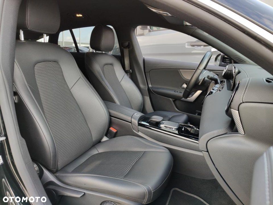 Mercedes-Benz CLA - 23