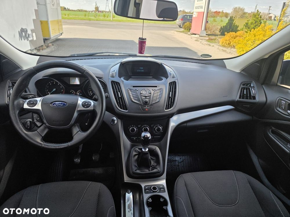 Ford Kuga - 12