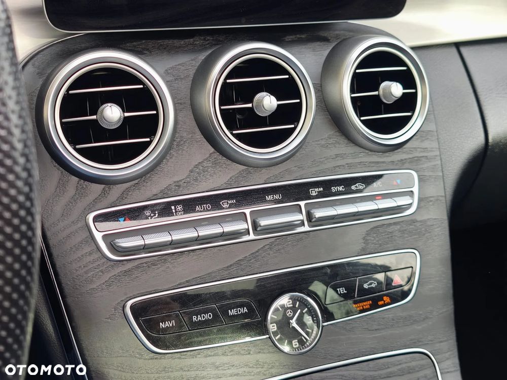 Mercedes-Benz Klasa C 43 AMG 4MATIC - 28