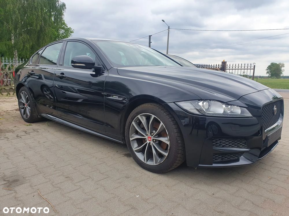 Jaguar XF 20d R-Sport - 1