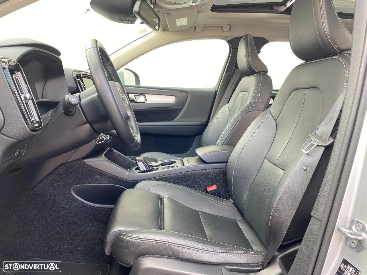 Volvo XC 40 2.0 D3 Momentum Plus Geartronic - 4