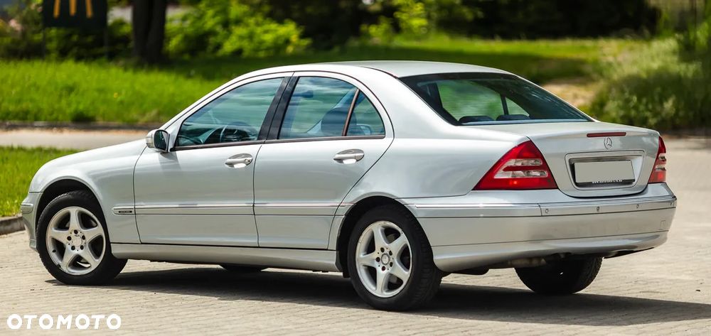 Mercedes-Benz Klasa C 240 Avantgarde Sport Edition - 11