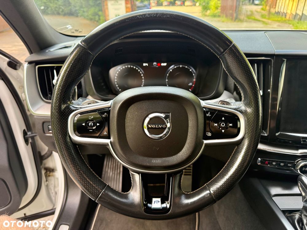 Volvo XC 60 D4 Geartronic RDesign - 24
