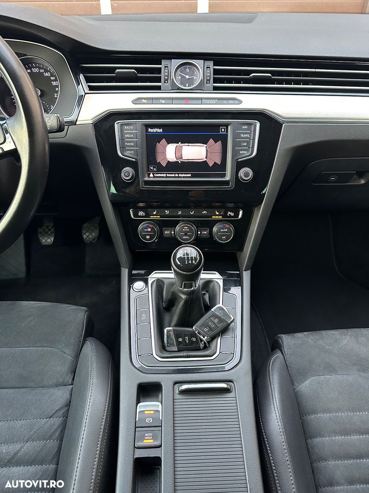 Volkswagen Passat Variant 2.0 TDI (BlueMotion Technology) Highline - 10