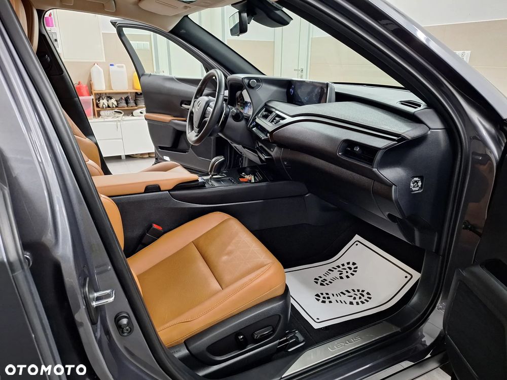 Lexus UX 300e Executive Line - 27