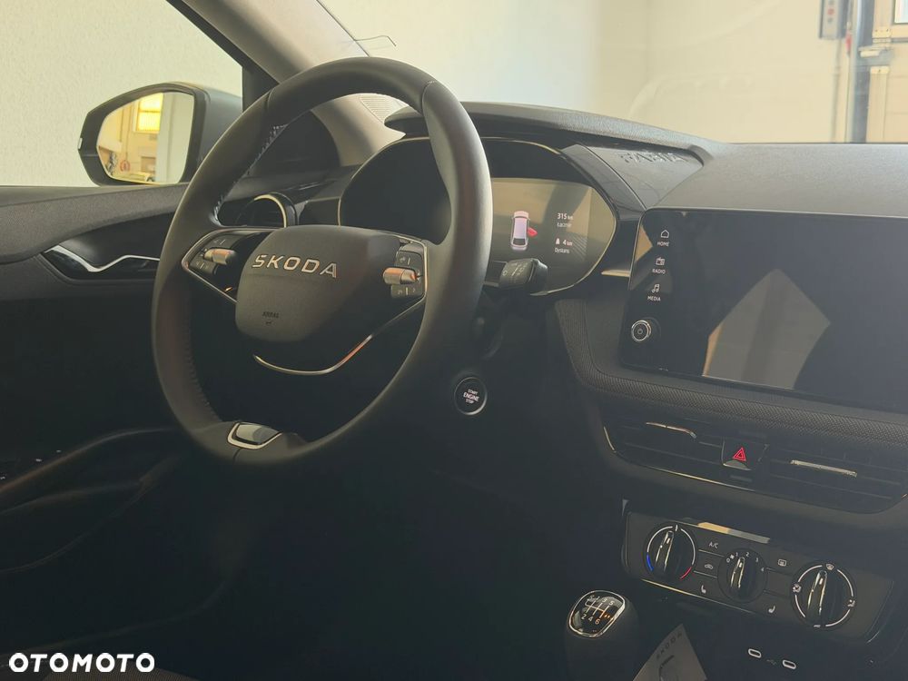 Skoda Fabia 1.0 TSI Drive - 37