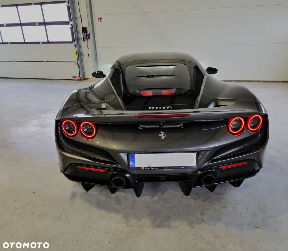 Ferrari F8 Tributo - 6