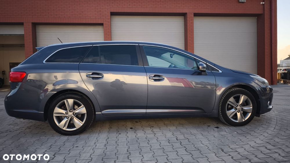 Toyota Avensis 1.8 Style - 4