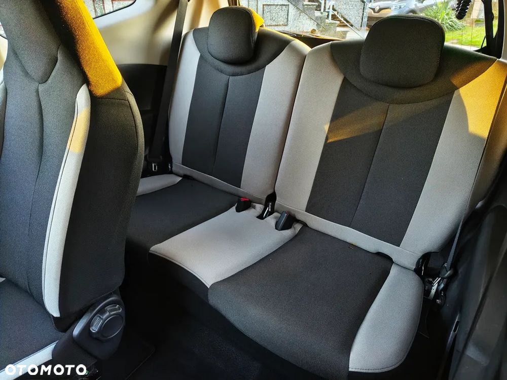 Toyota Aygo x-play touch - 21