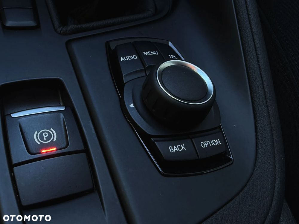 BMW X1 sDrive18d - 27