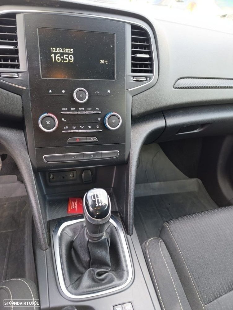 Renault Mégane Sport Tourer - 8