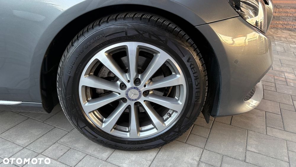 Mercedes-Benz Klasa E 220 d 9G-TRONIC - 29