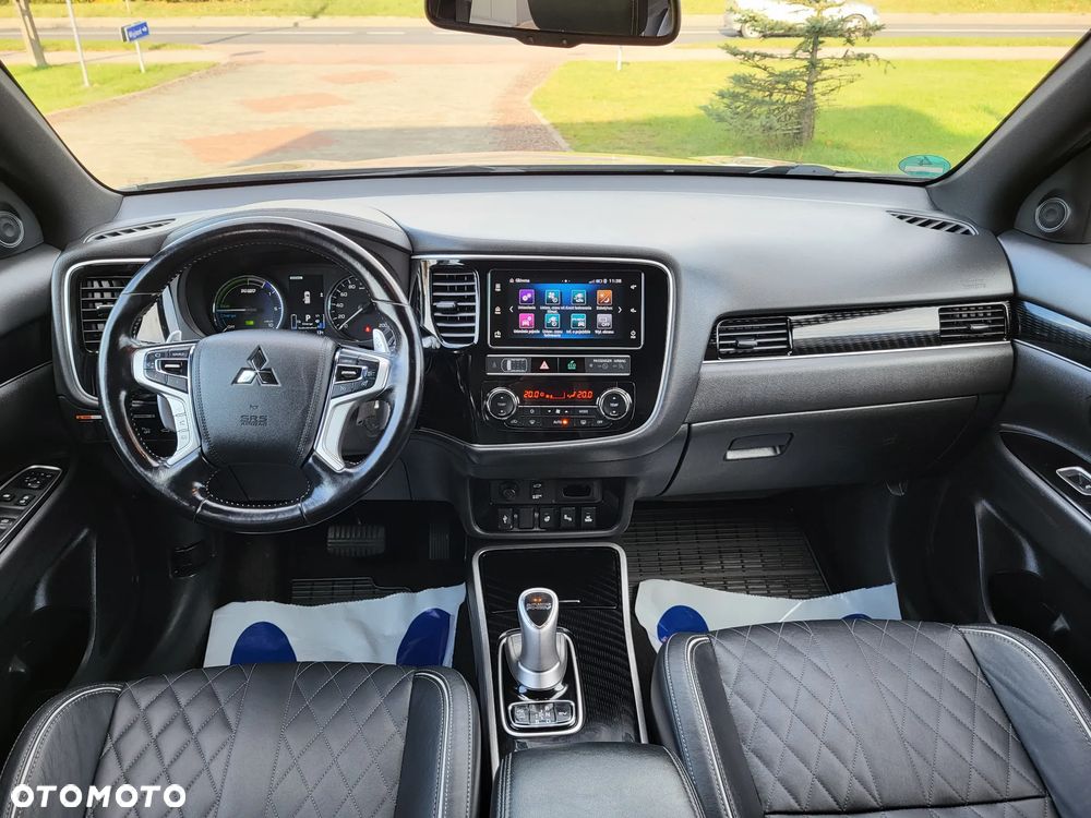 Mitsubishi Outlander 2.4 4WD Diamant+ - 16