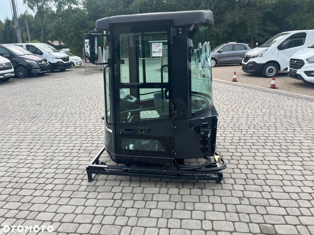 KABINA  MINI KOPARKA ŁADOWARKA Schäffer SK31 BOBCAT GIANT AVANT 11787netto - 8