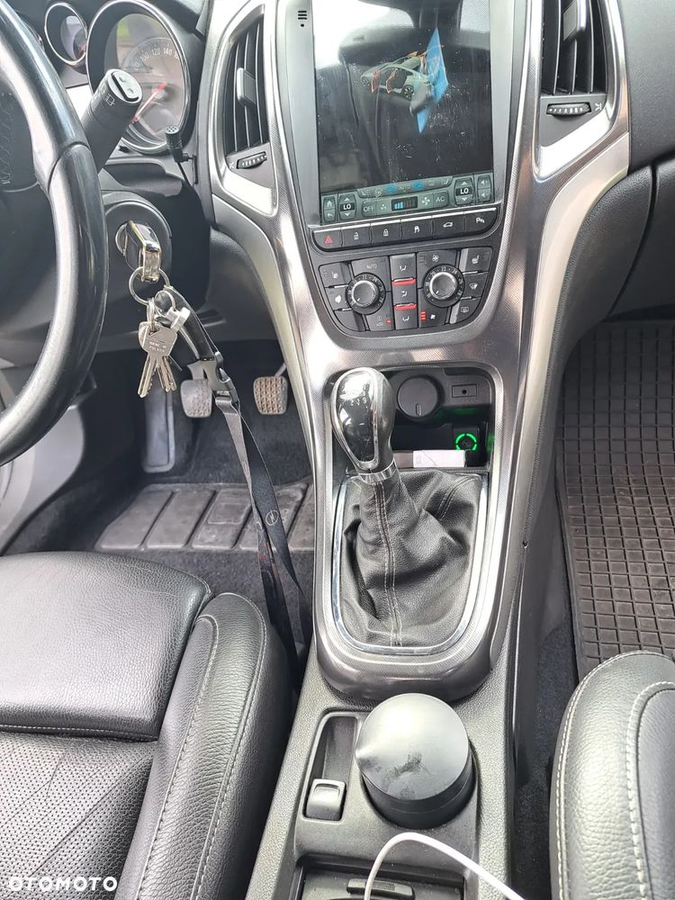 Opel Astra IV 1.4 T Cosmo - 9