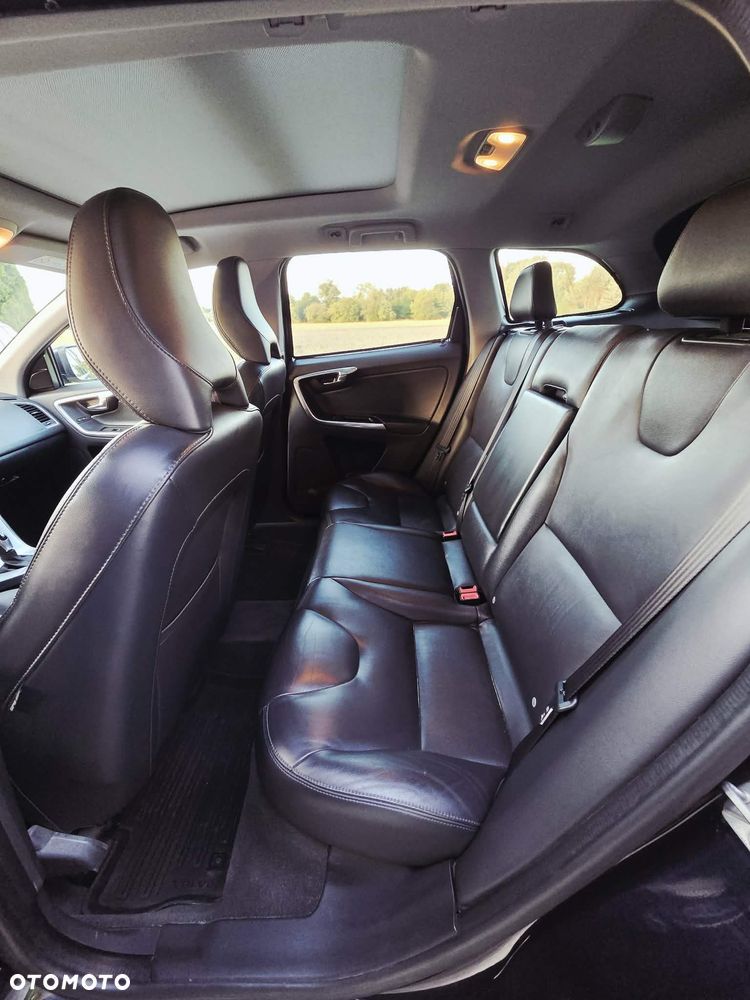 Volvo XC 60 D4 AWD Summum - 8
