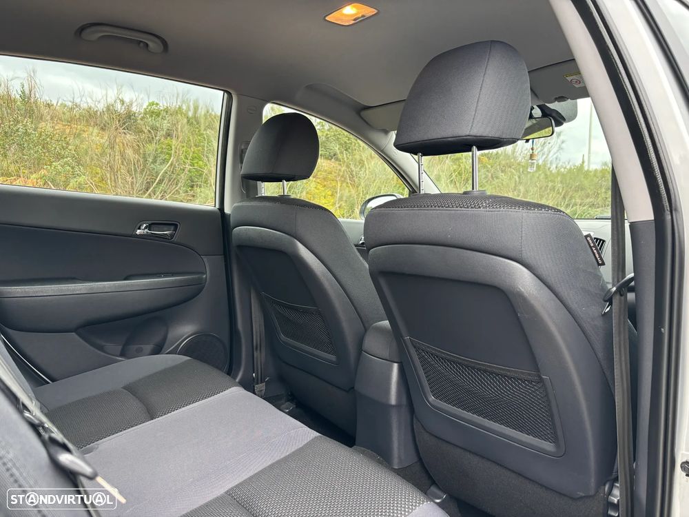 Hyundai i30 CW 1.6 CRDi STyle - 24