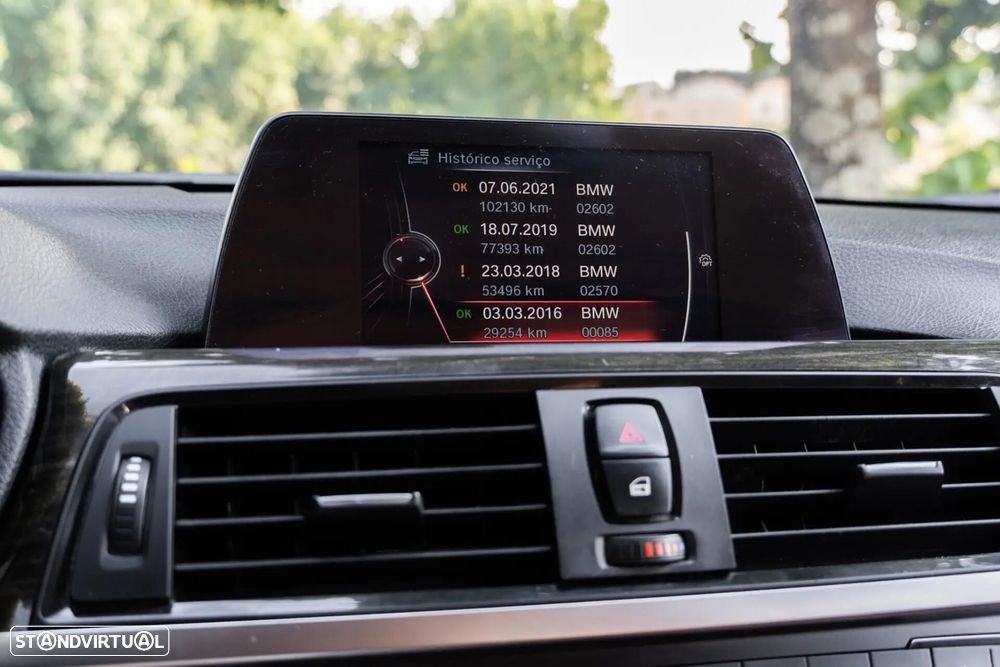 BMW 320 d xDrive Line Luxury - 17