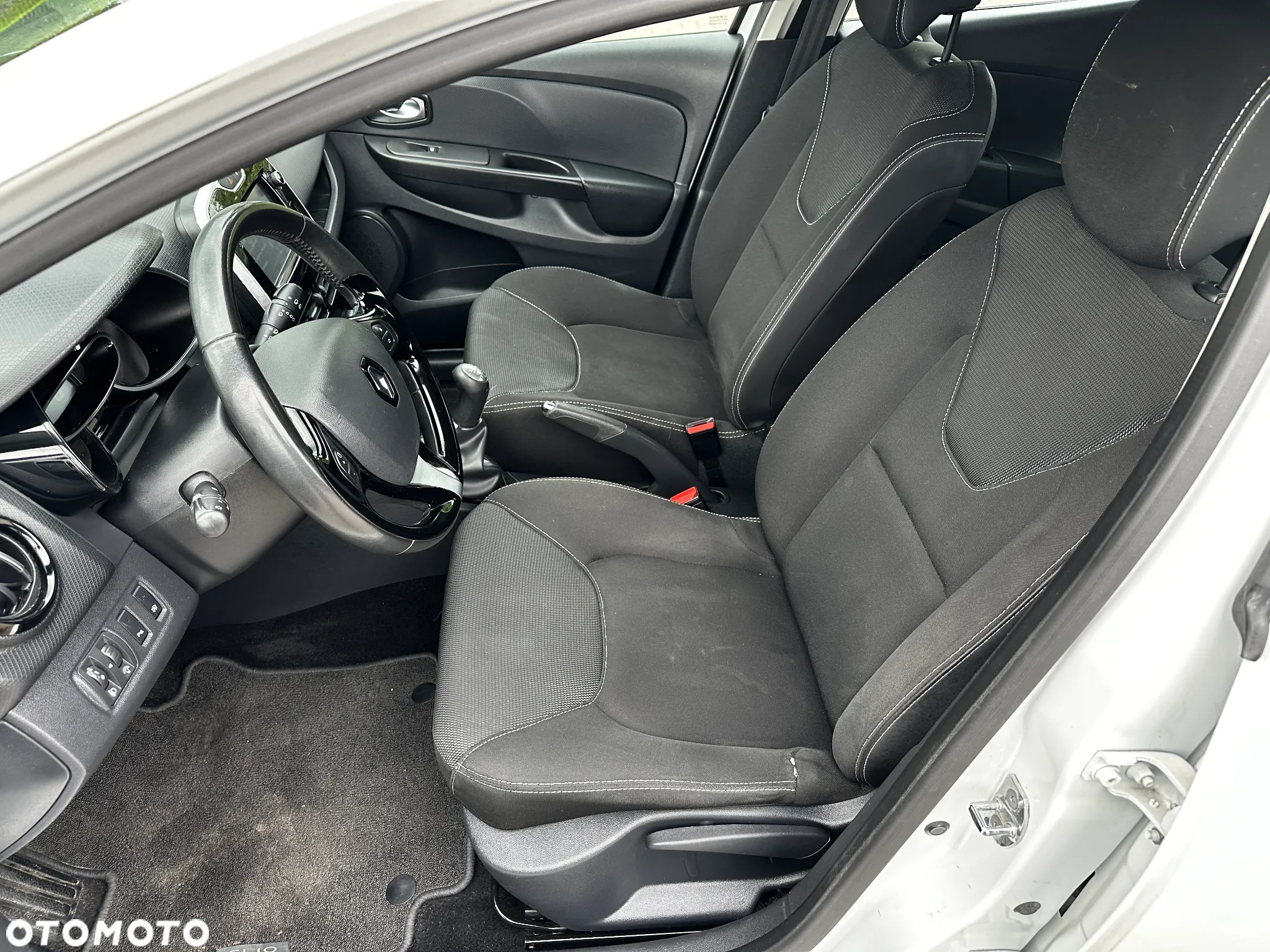 Renault Clio - 19