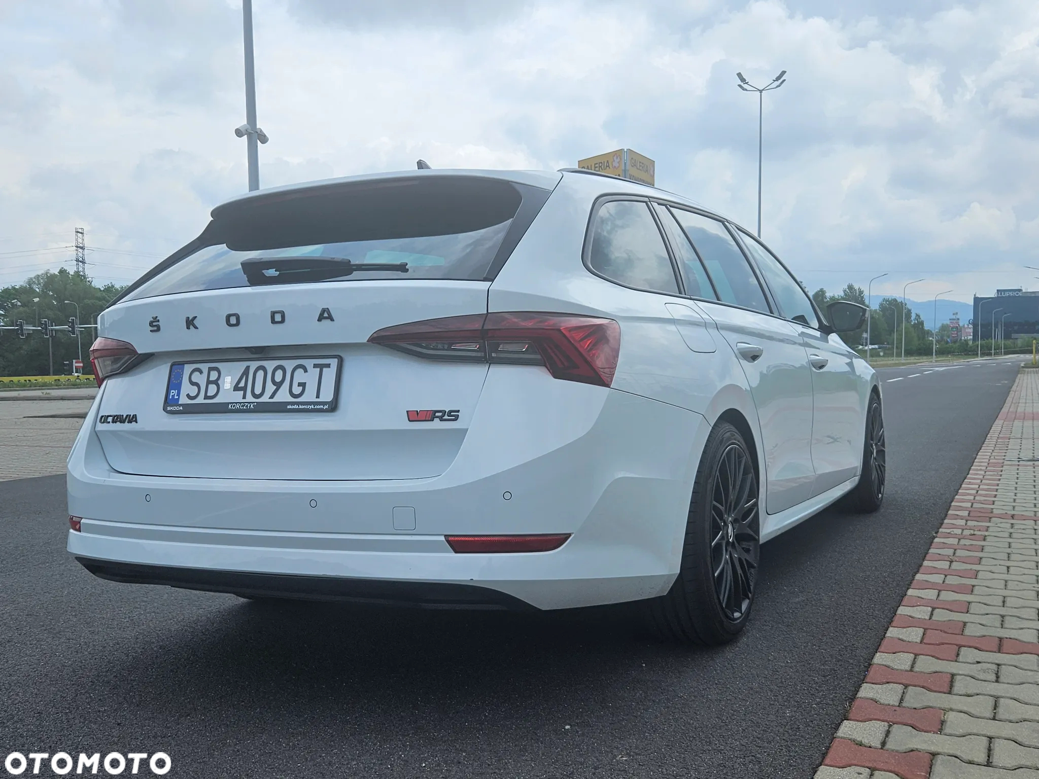 Skoda Octavia 2.0 TDI DSG Sportline - 4