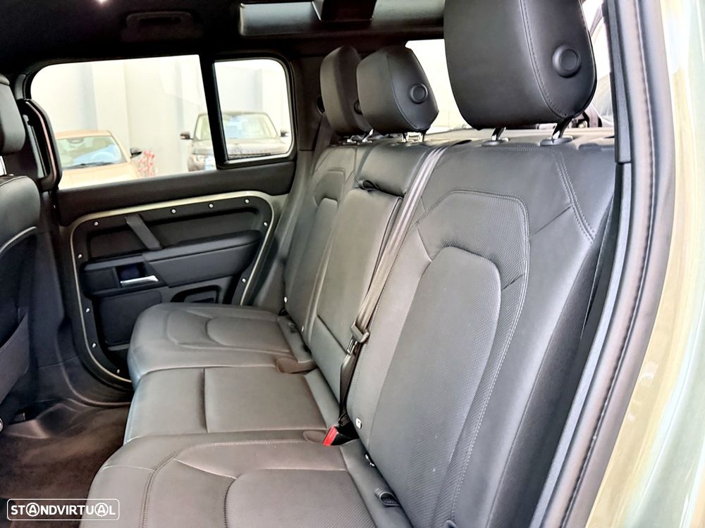 Land Rover Defender 2.0 P300e 110 AWD X-Dynamic HSE - 34