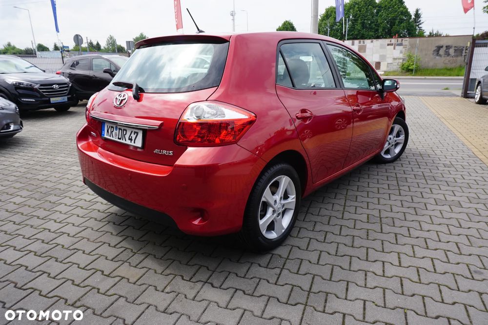 Toyota Auris 1.6 Executive - 6