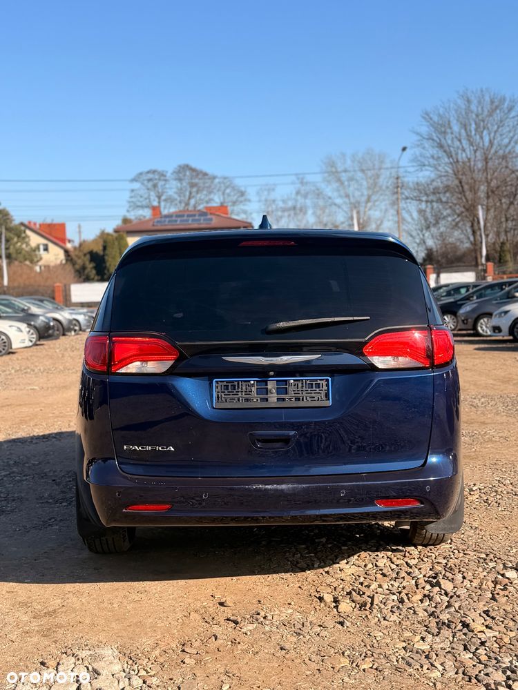 Chrysler Pacifica - 4