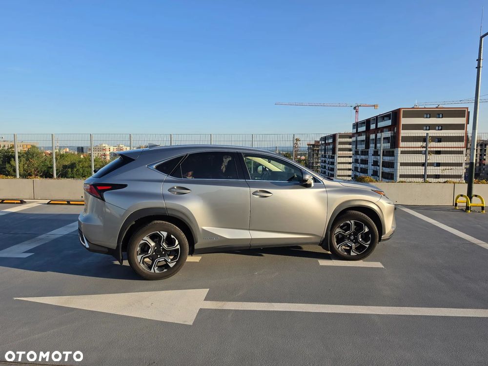 Lexus NX 300h Elegance AWD - 9