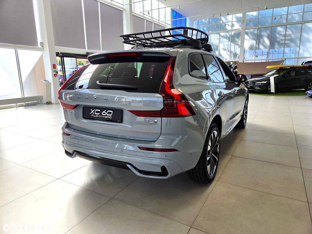 Volvo XC 60 T6 Plug-In Hybrid AWD Ultra Dark - 4