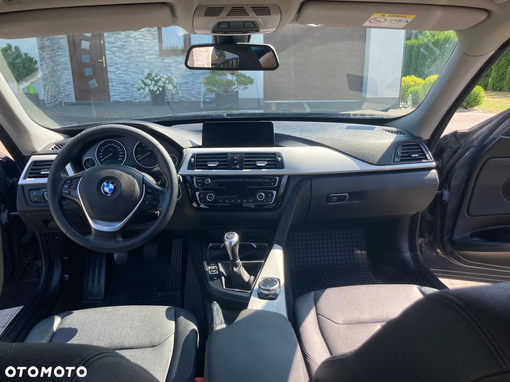 BMW 3GT 318d - 17