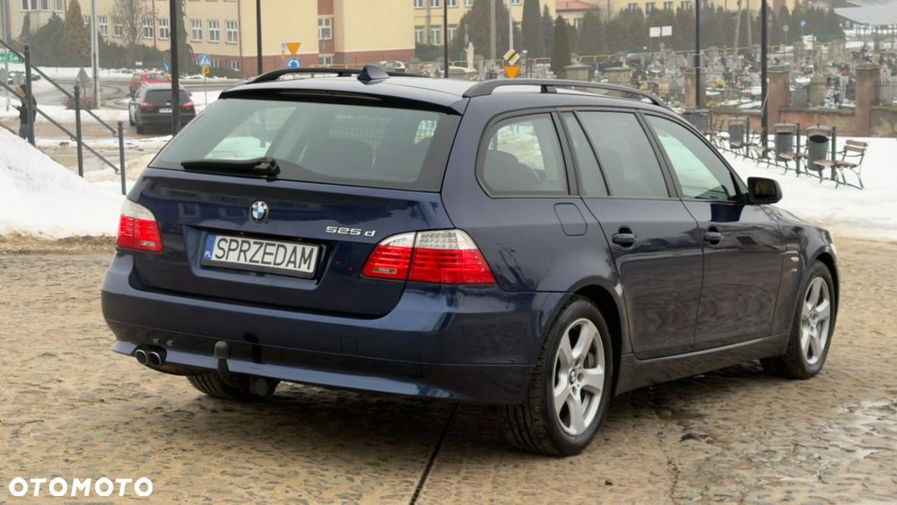 BMW Seria 5 525d - 2