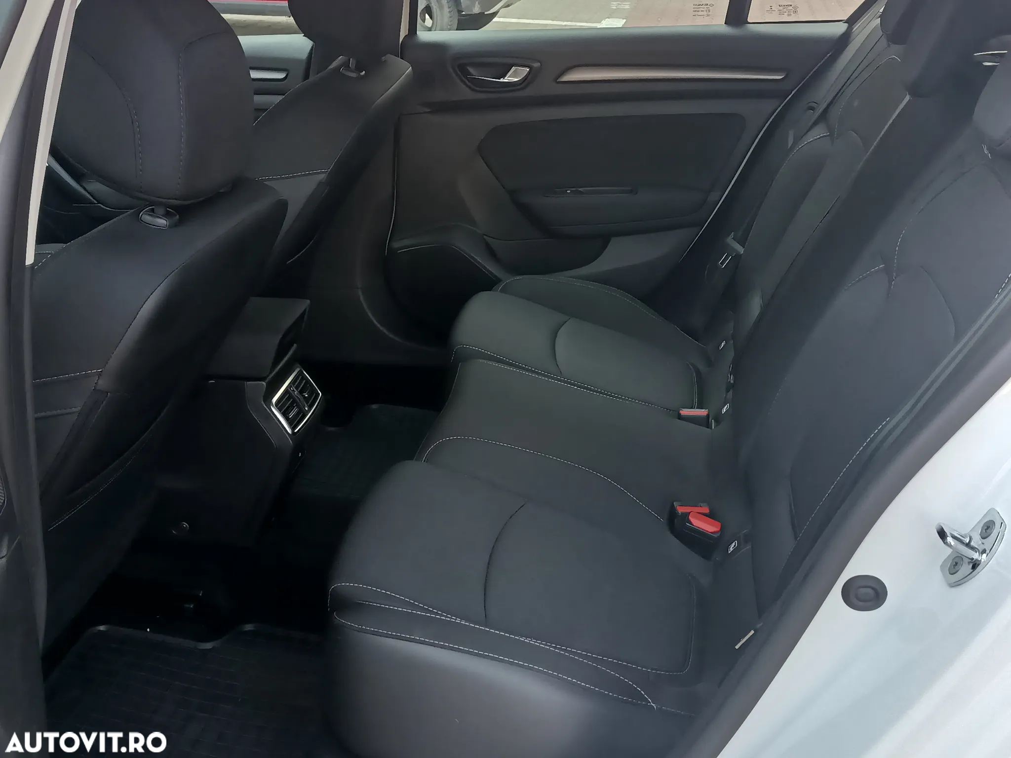 Renault Megane BLUE dCi 115 BUSINESS EDITION - 14