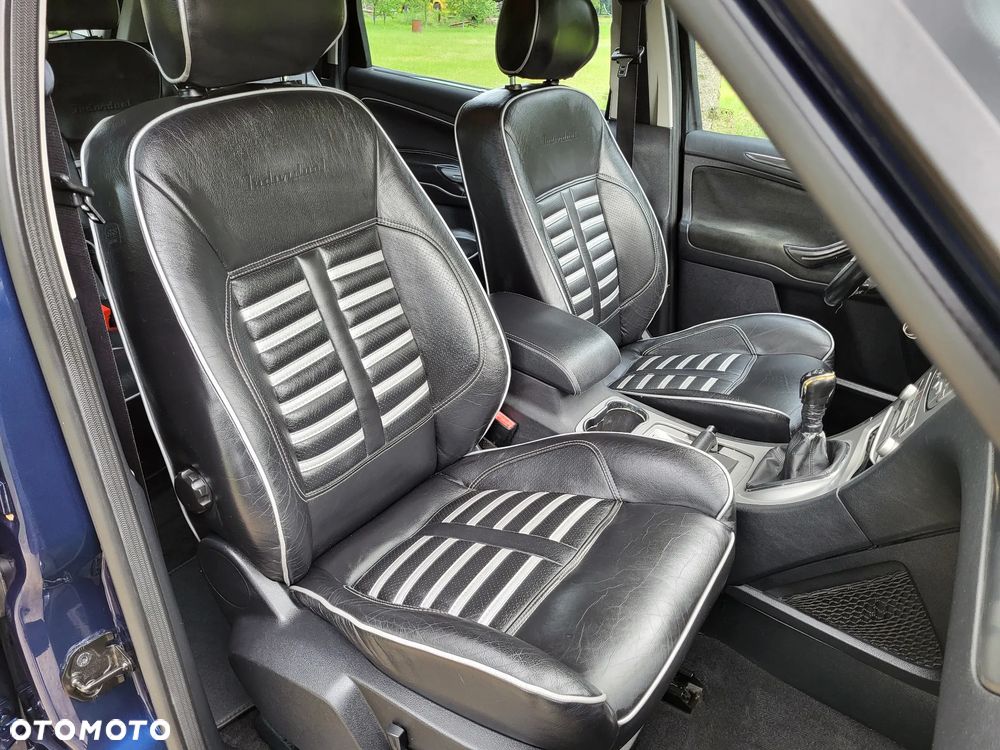 Ford S-Max - 12
