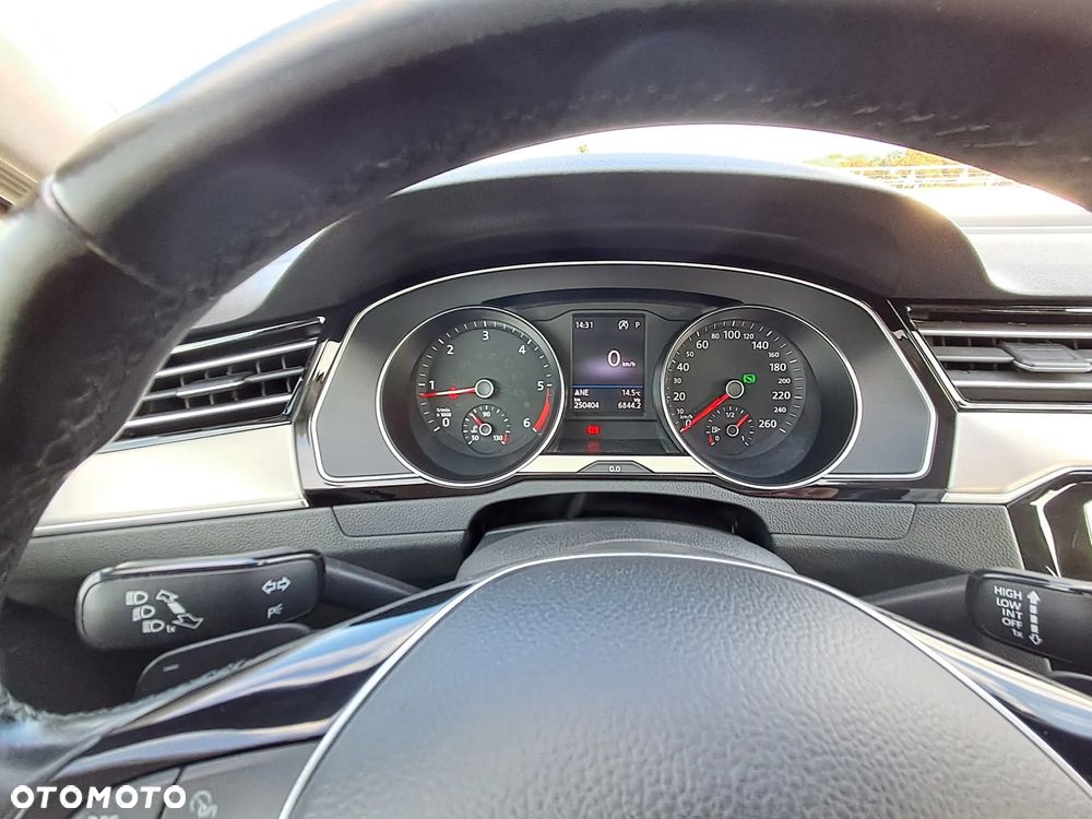 Volkswagen Passat 2.0 TDI BMT Highline DSG - 10