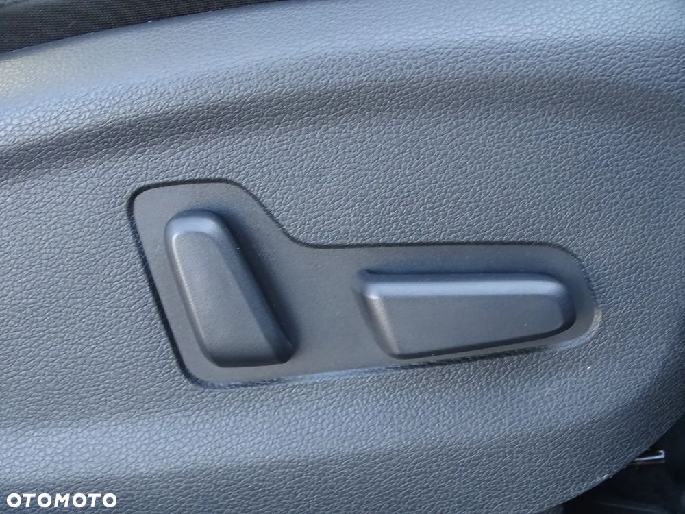 Hyundai Tucson blue 1.6 CRDi 2WD DCT Premium - 24