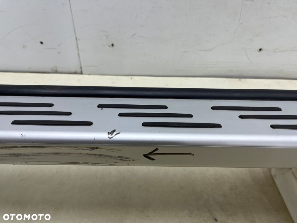 Nakładka progu Renault Captur 2 II 19r.- ASX 2 II 23r.- PRAWY stopień zewnętrzny oryginalny PRÓG - 5