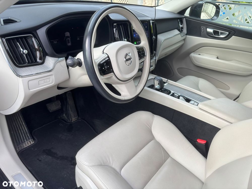 Volvo XC 60 T8 Plug-In Hybrid AWD Plus Bright - 12