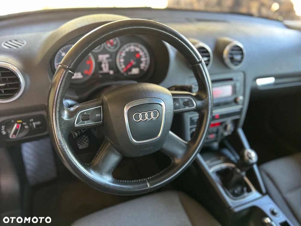 Audi A3 3-drzwiowe 1.6 TDI Attraction - 24