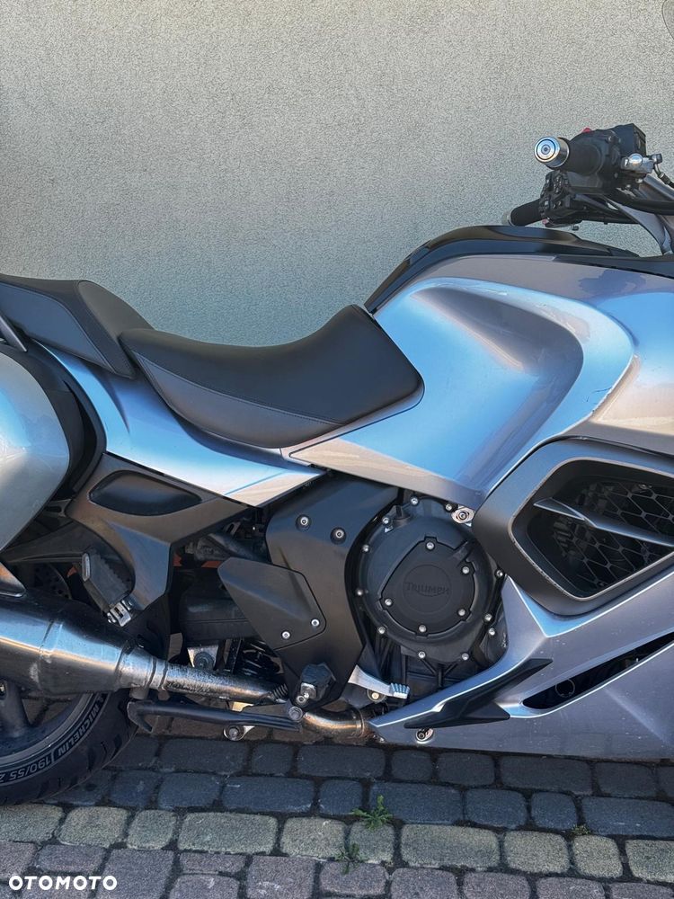 Triumph Inny - 17