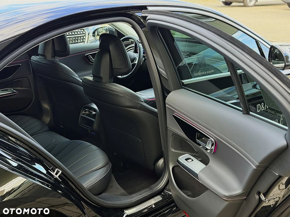 Mercedes-Benz Klasa E 200 mHEV 4-Matic Avantgarde 9G-Tronic - 22