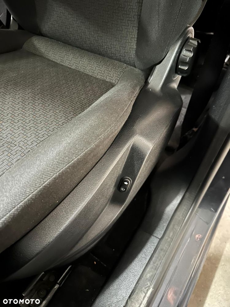 Ford Galaxy - 13