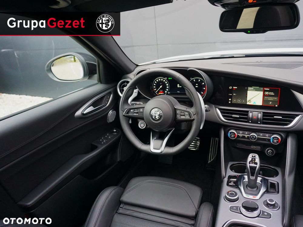 Alfa Romeo Giulia - 5