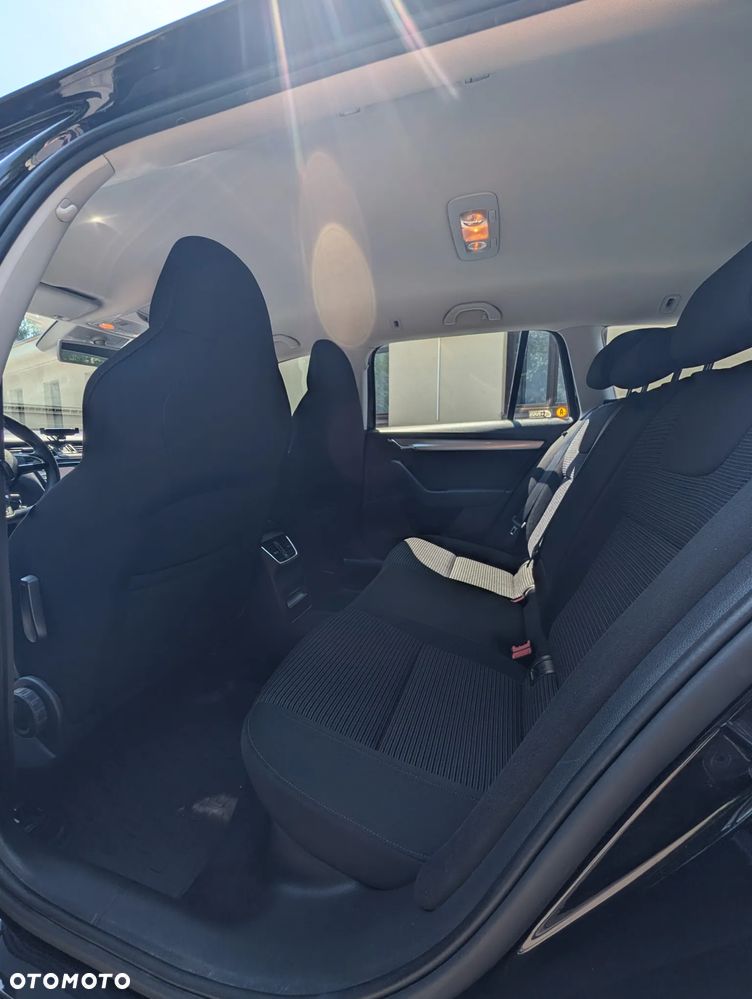 Skoda Octavia 2.0 TDI Style DSG - 23