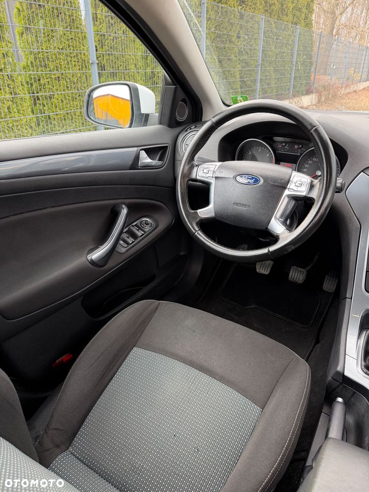 Ford Mondeo 2.0 TDCi Titanium - 29