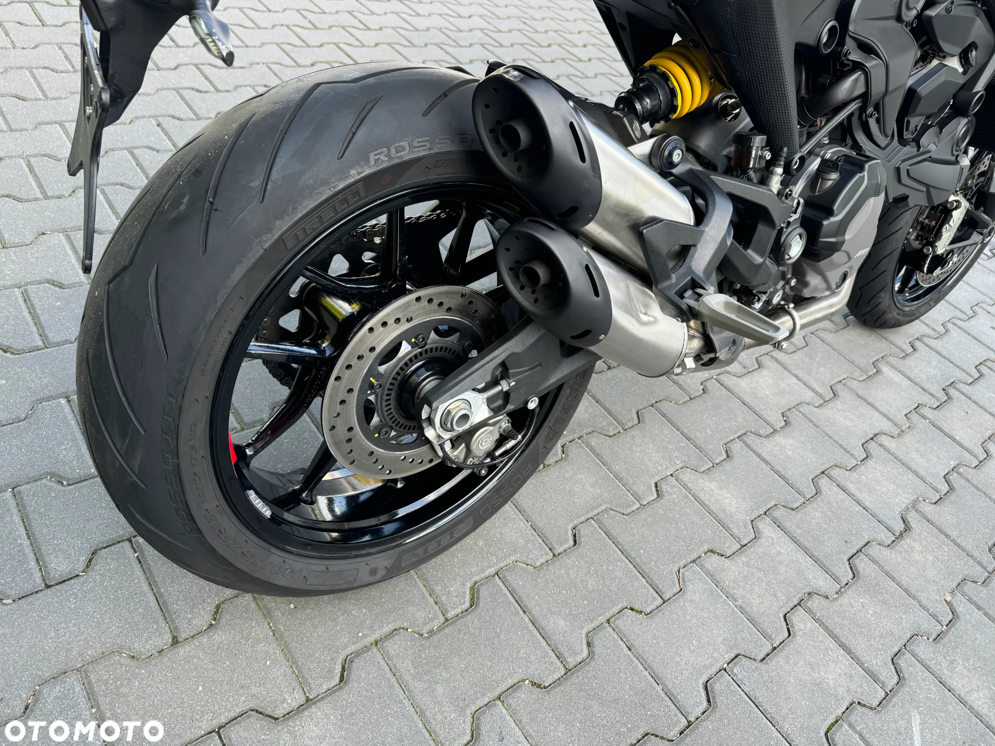 Ducati Monster - 11